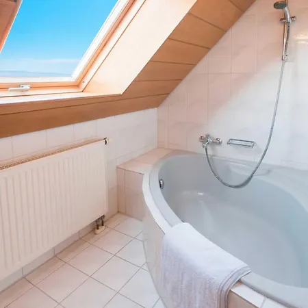 Daire Wilderer Stube - Helga