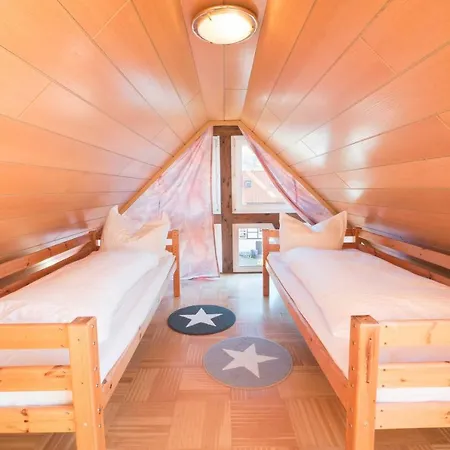 Wilderer Stube - Helga Daire