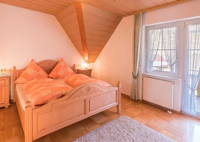 Wilderer Stube - Helga Sasbachwalden